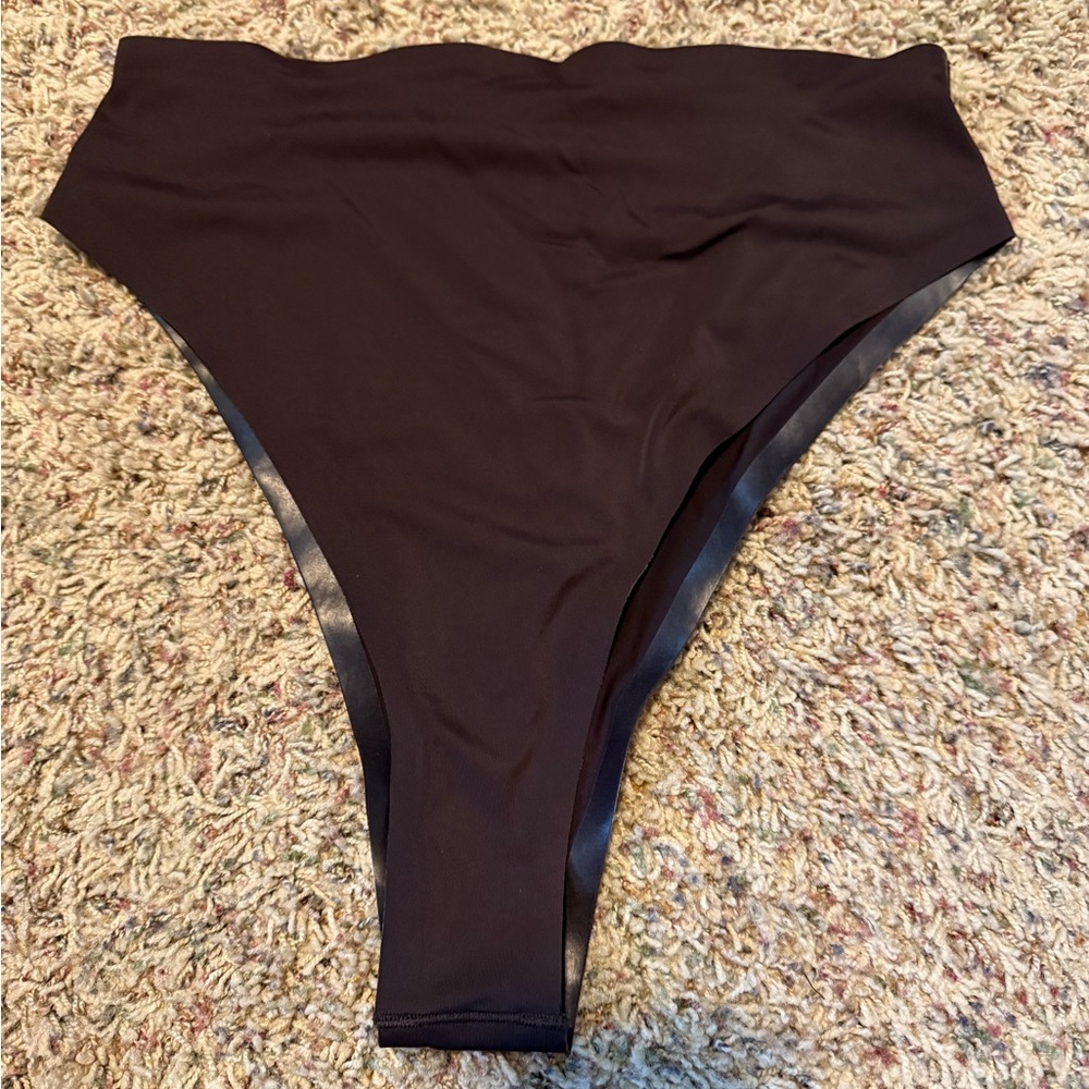 Onewith Lasata Super High Waist Bikini Bottom size Medium color Cola